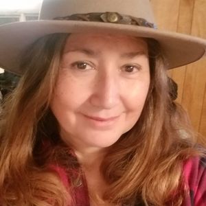 Meet your Posher, Anna lala